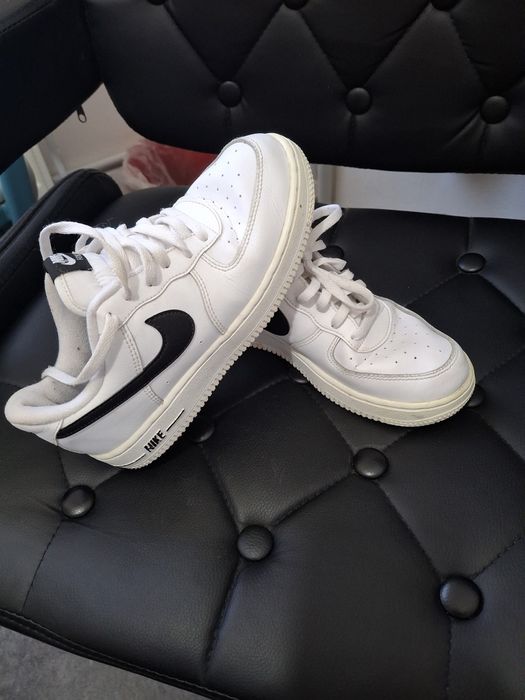 Vand nike marimea 35