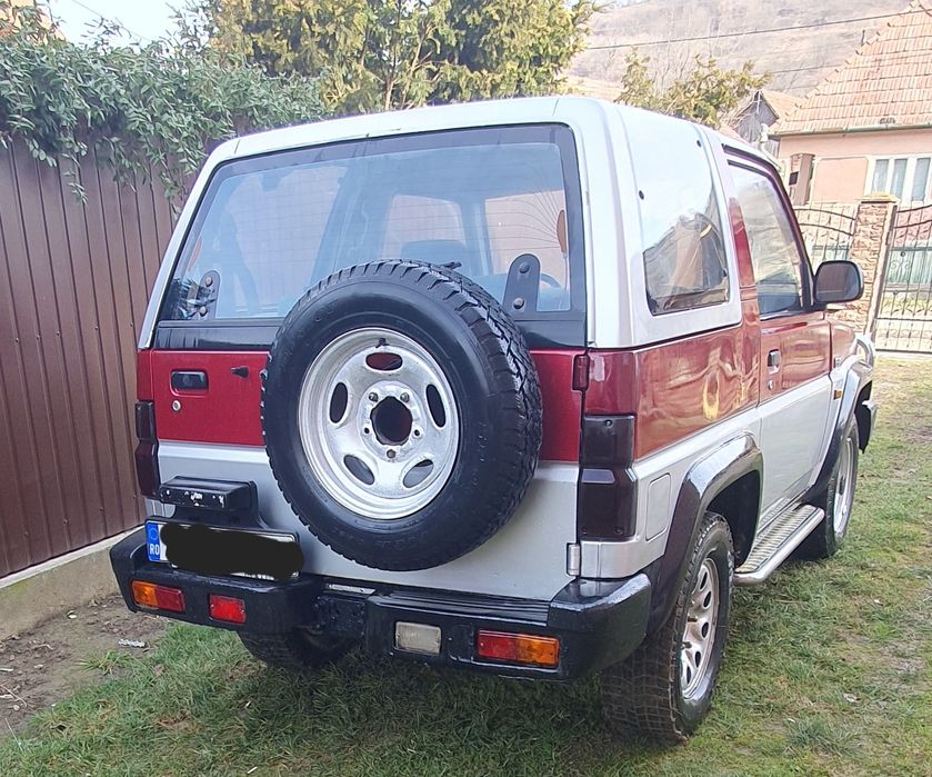 Vând-Daihatsu Feroza !