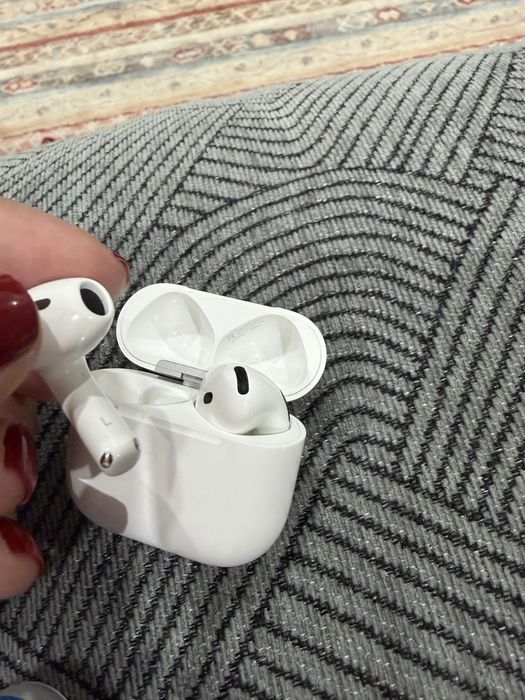 Airpods 4 продам