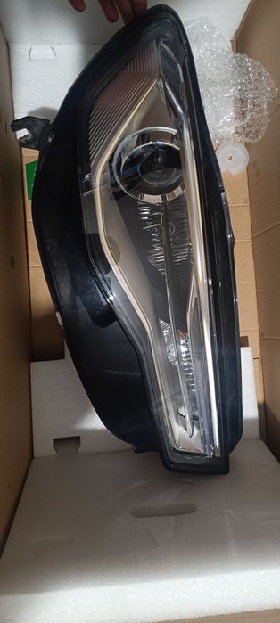 Far Audi A6 C7  nou