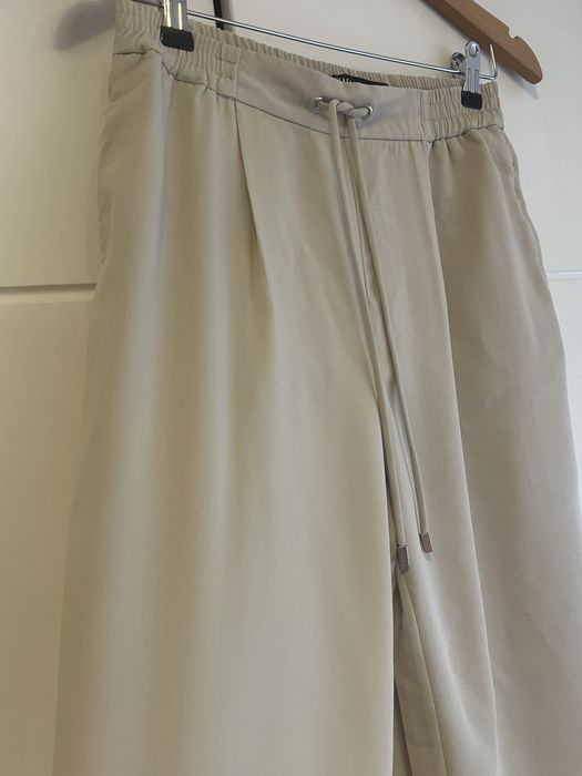 Vand pantaloni stradivarius xs