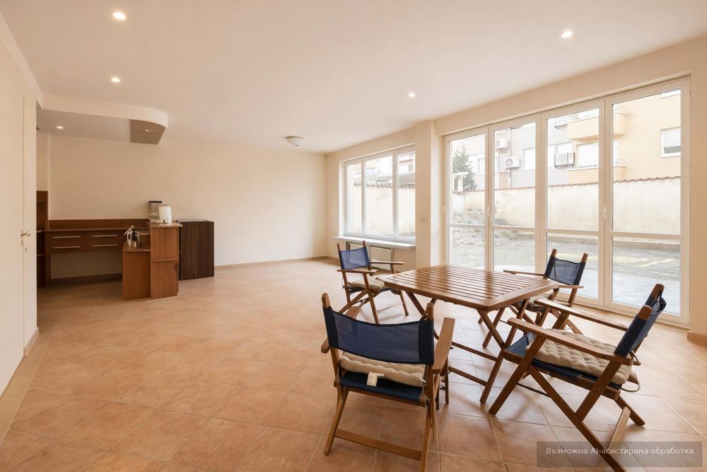 Дава се под наем Къща в Пловдив, Център - 582 кв.м за 2393.43 € - Снимка #1