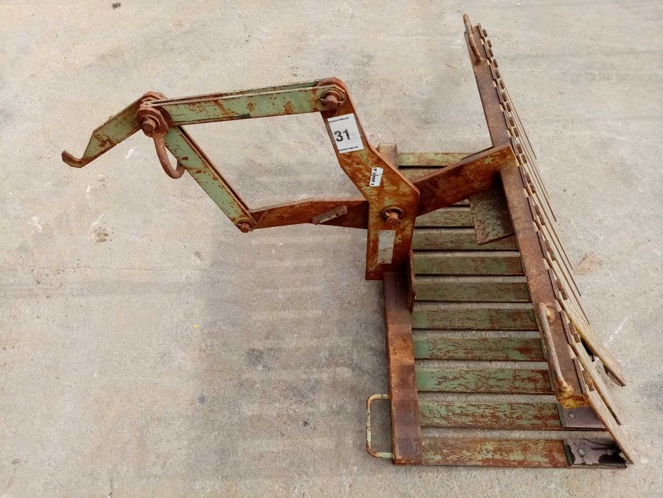 Dispozitiv de ridicat universal