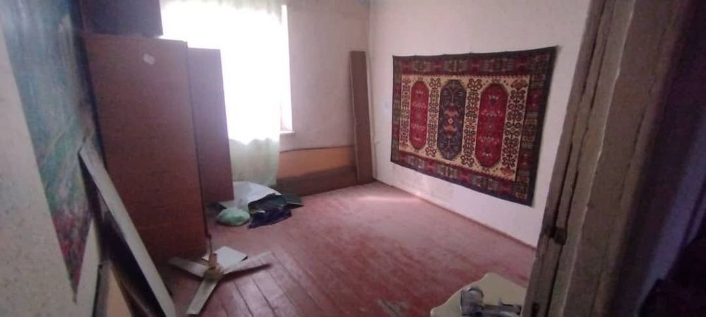 срочно 4 комнатная квартира . договоримся