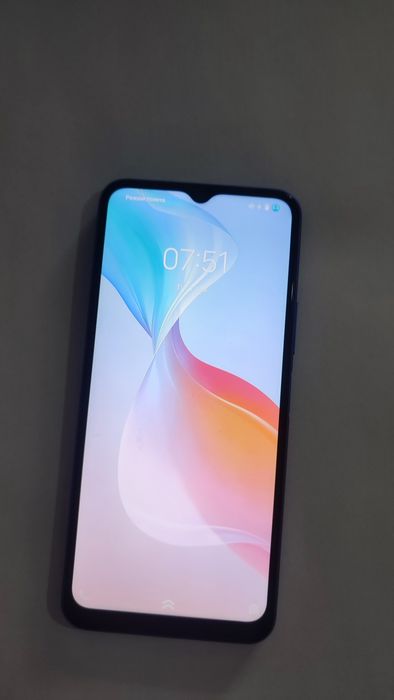 Продам телефон vivo Y21