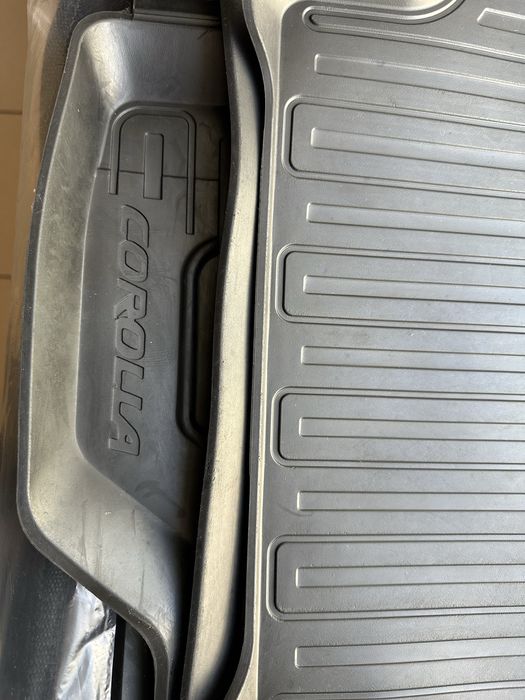 Продам новые полики на Corolla!