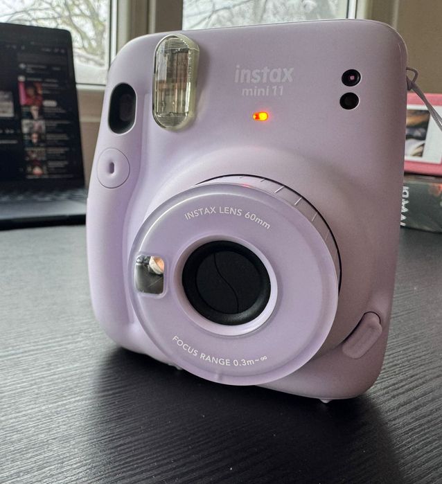 Fujifilm Instax Mini 11 Instant Camera - за моментални снимки (Lilac)