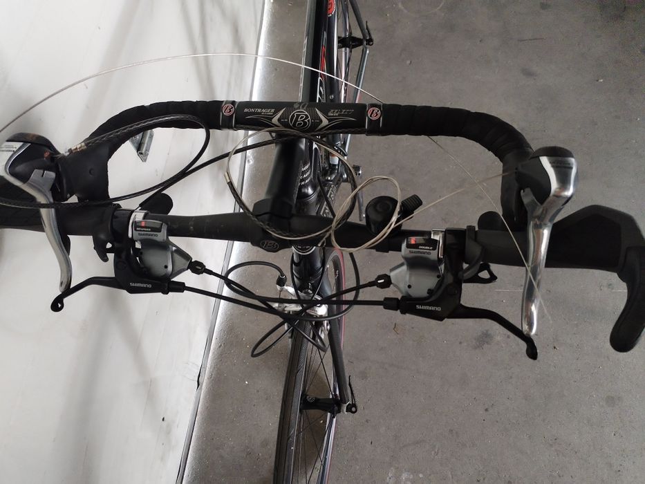 bicicleta cursiera TREK aluminiu /carbon