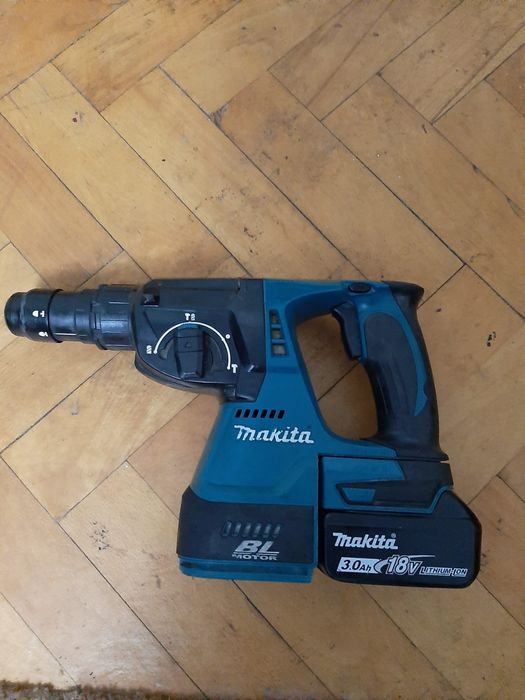 Machita roto dh243 cu acumul