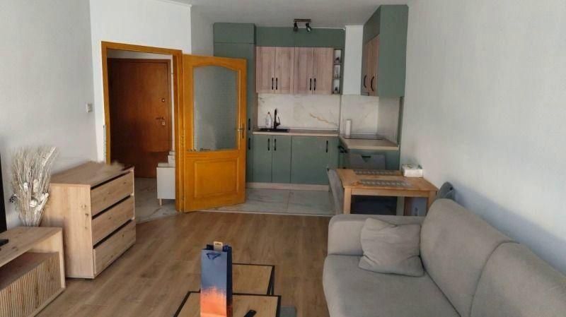 Дава се под наем Двустаен апартамент в София, Лозенец - 58 кв.м за 797.64 € - Снимка #2