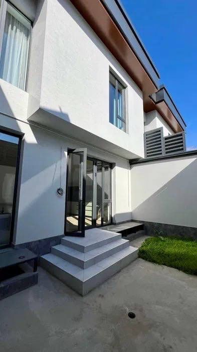 Два Блезница 3 уровна по 250м2