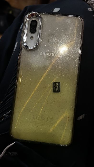 Продам телефон самсунг а30