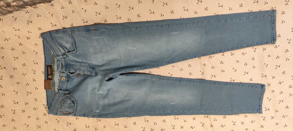 Мъжки дънки слим, размер 32. Чисто нови с етикет.
