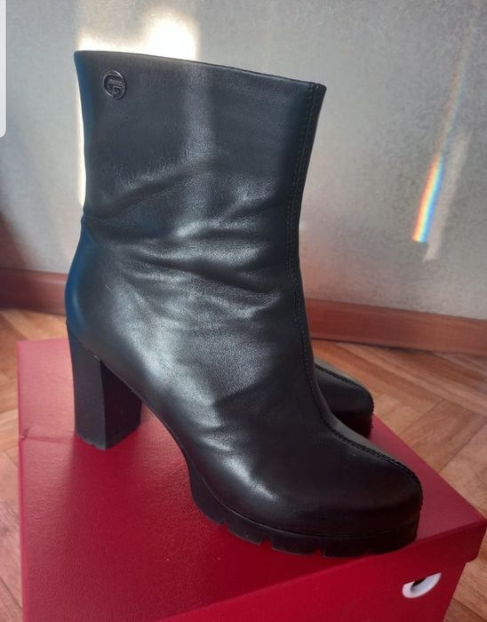 Продам кожаные ботинки