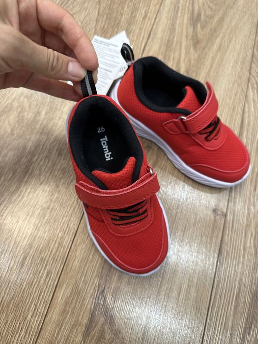 Детские кроссовки