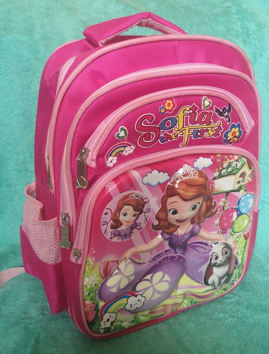 Рюкзачок в школу для начальной школы.