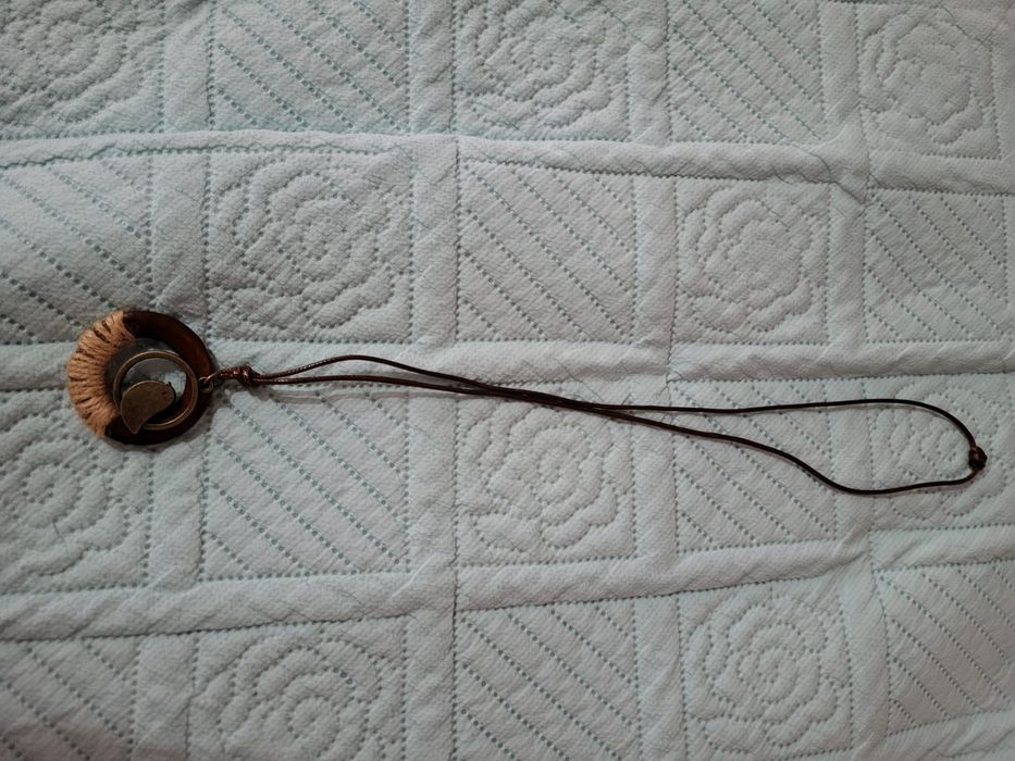 Продам женские ожерелья