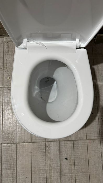 Срочно продам унитаз,, новый