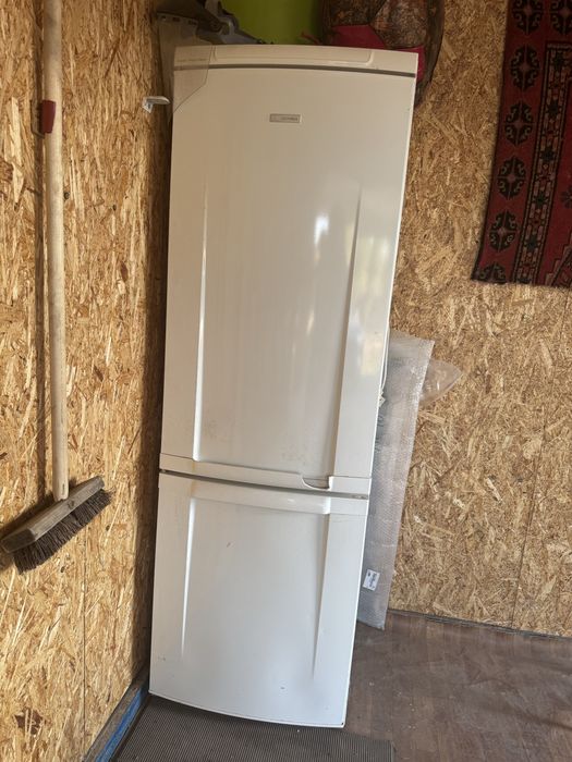Холодильник Electrolux