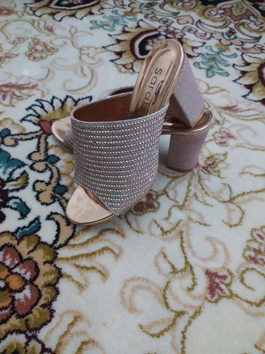 Oyoq kiyimlar sotaman