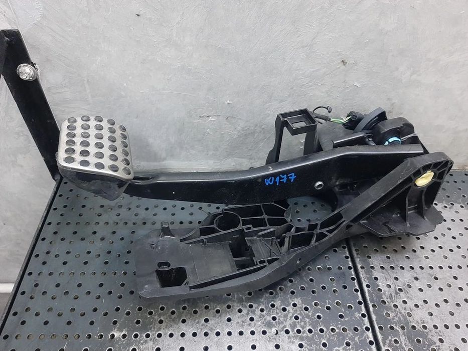 pedala frana mercedes  a-class  w177  a