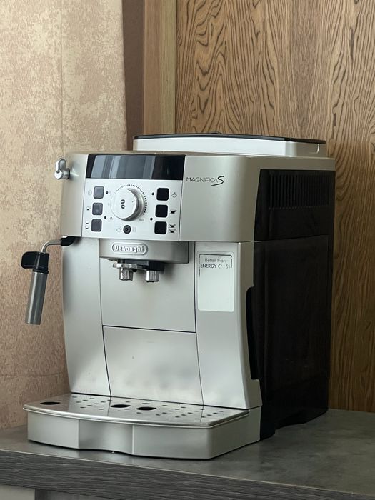 Vand aparat de cafea De’longhi