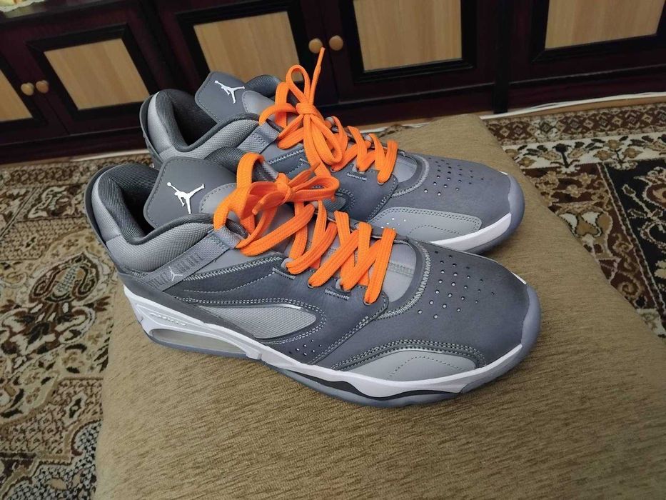 Nike Air Jordan Point Line номер 47,5 31 см стелка , естествен набук! Чисто Нови!