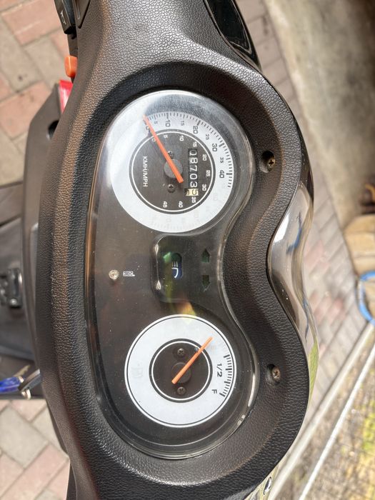 Vând scuter Zipp 49cc