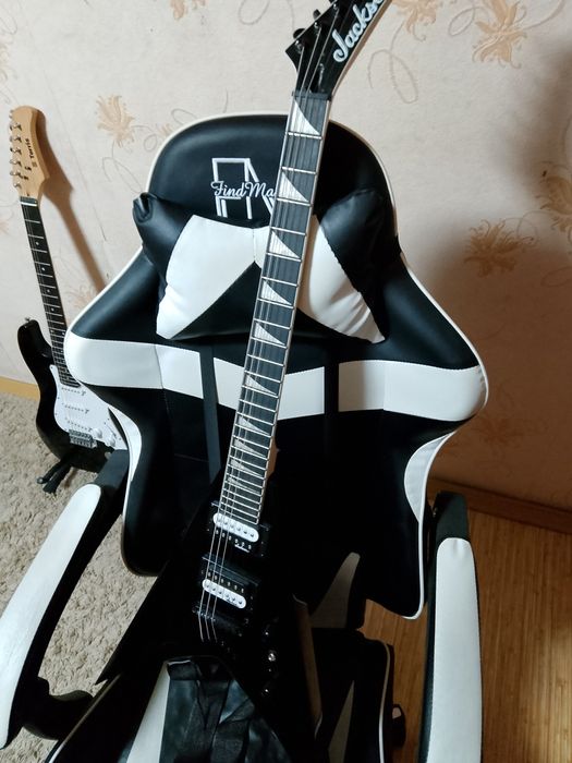 Срочно продам!!! Jackson js series king v