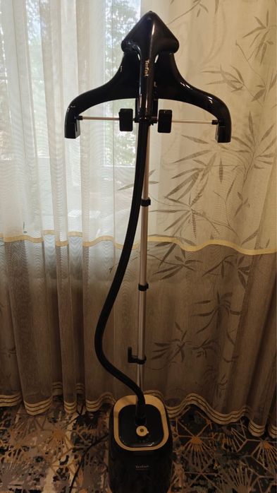 Отпариватель для одежды TEFAL