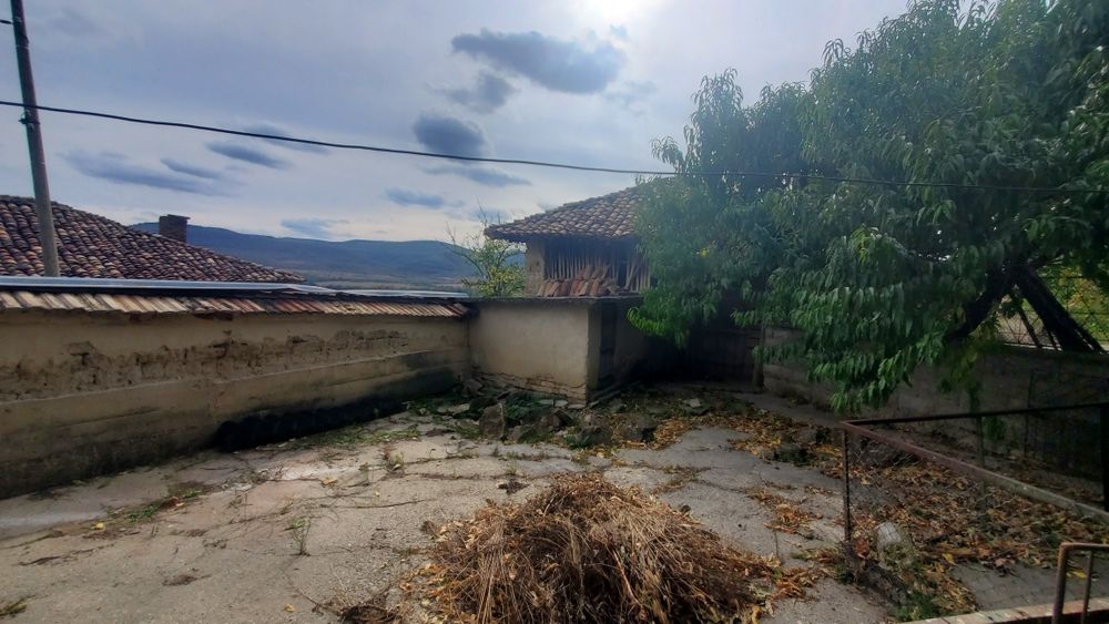 Продава се Къща в с. Янково, Област Шумен - 1500 кв.м за 11 €/кв.м - Снимка #3