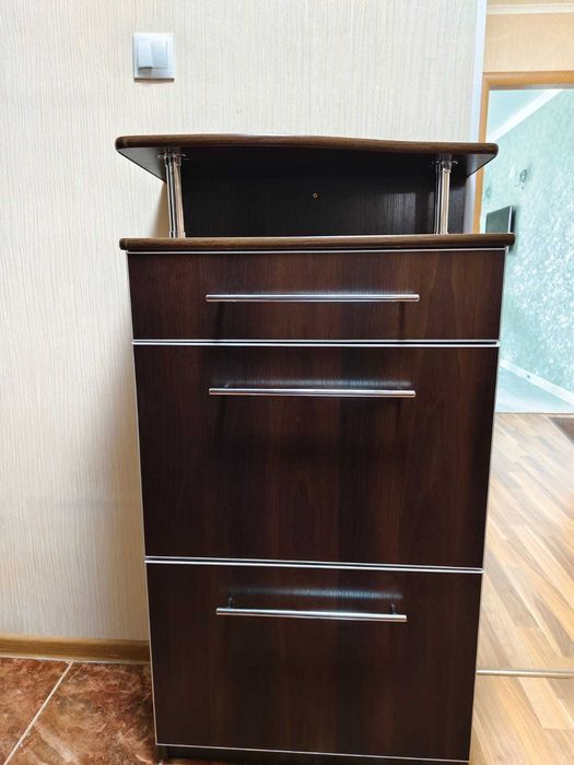 Продам тумбу для хранения обуви