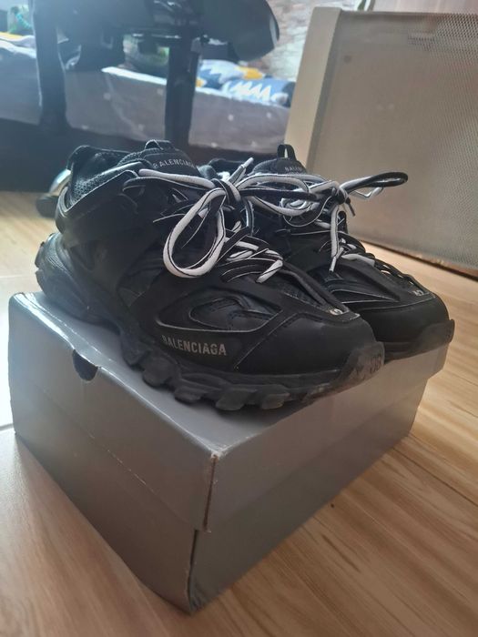 Balenciaga track