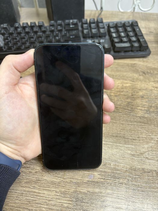 Продам Айфон 13 128