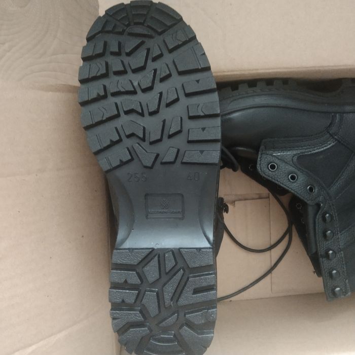 Продам берцы 40-го размера