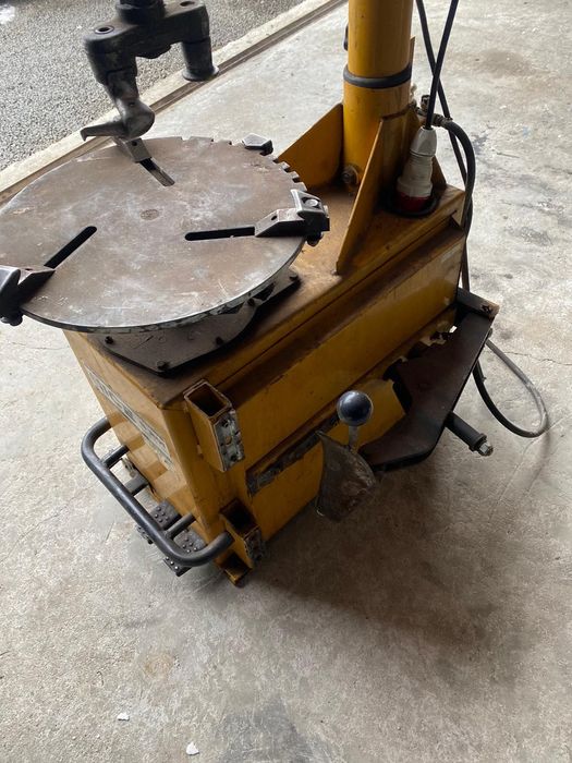 Masina dejantat roti