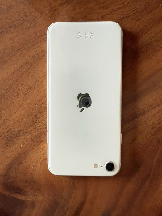 Продам Iphone SE 2