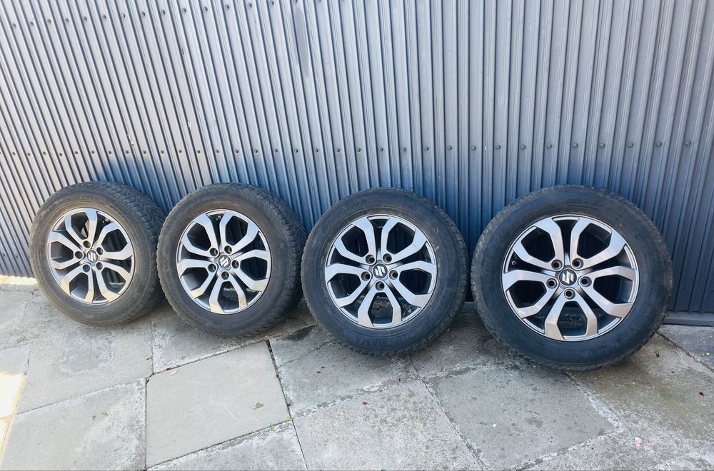 Set 4 Jante Aliaj Originale Suzuki 16" + Anvelope Iarnă 215/60 R16 Yokohama