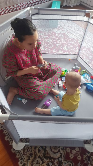 Детскии манеж новый