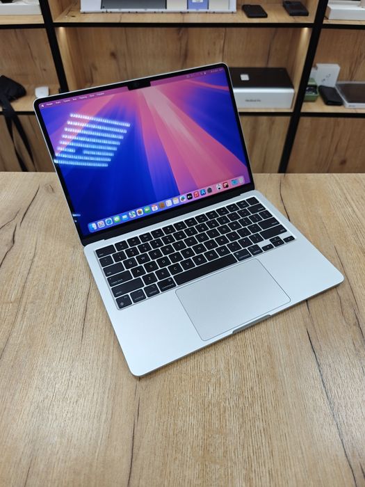 MacBook M2 Чип 8/256гб Silver Apple MacBook Air 13