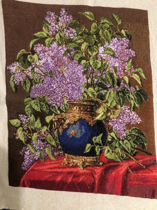 Продава се гоблен “люляците “