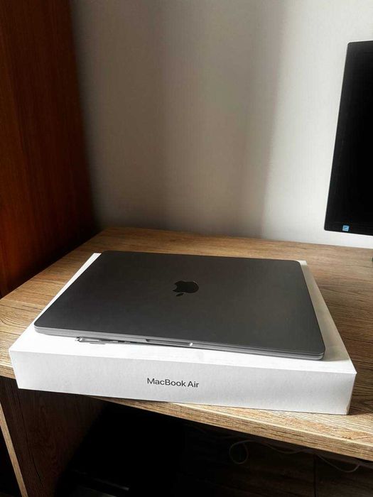 MacBook Air 15 M3 8/512