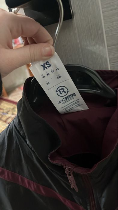 Продам бомбер Reebok оригинал