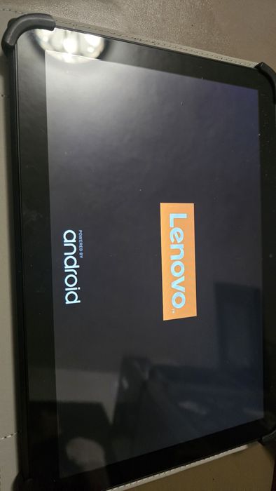 Три таблета Lenovo Samsung 9 инча