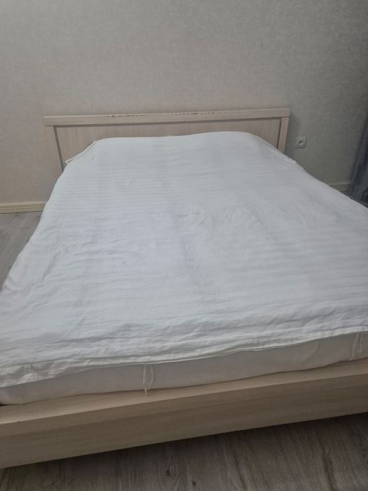 Продам спальный гарнитур