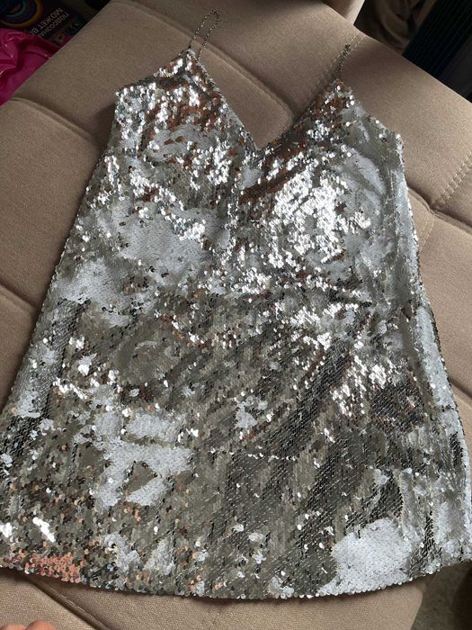 платье короткое с пайетками