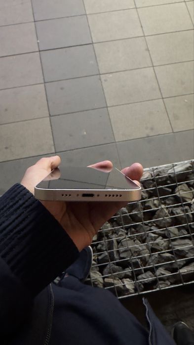 iPhone 13 White