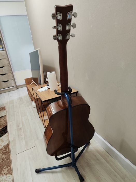 Гитара Yamaha F310+стойка для гитары