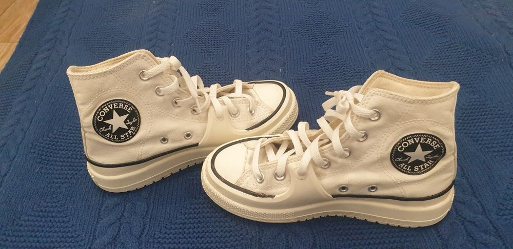 Bascheti CONVERSE ALL STAR chuch tay 90 leilor