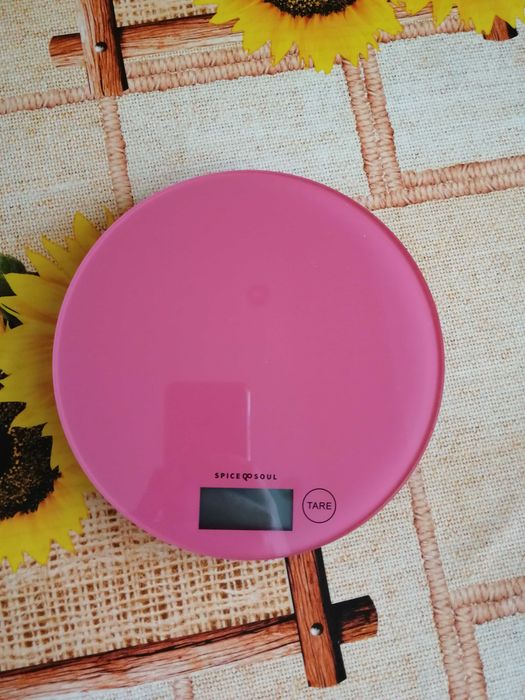 Мерителна кана, сушилка за чаши, термос, кафеварка, ел. везна и други